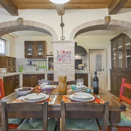 Case Stagno Sleeps 8 With Pool And Wifi * Poggio Morello
