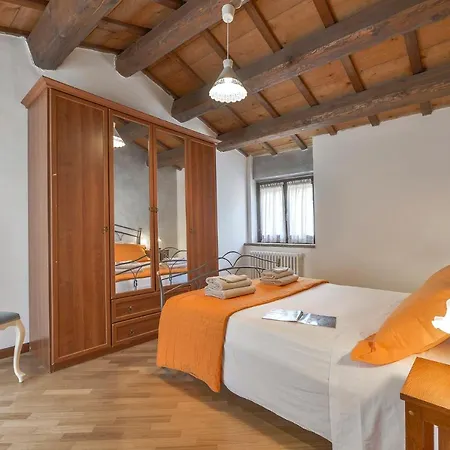 Villa Case Stagno Sleeps 8 With Pool And Wifi