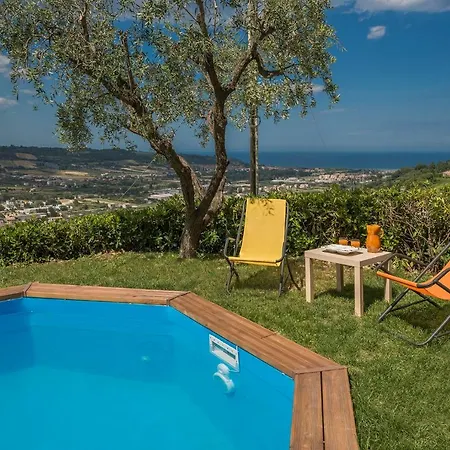 Case Stagno Sleeps 8 With Pool And Wifi * Poggio Morello